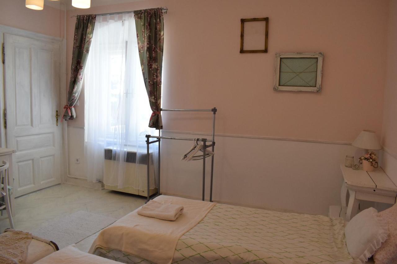 Malomszeg Apartman 2 Pecs Exterior photo